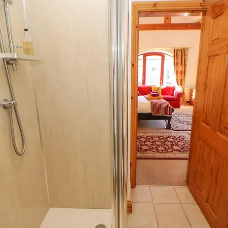 Holiday home Larklands
